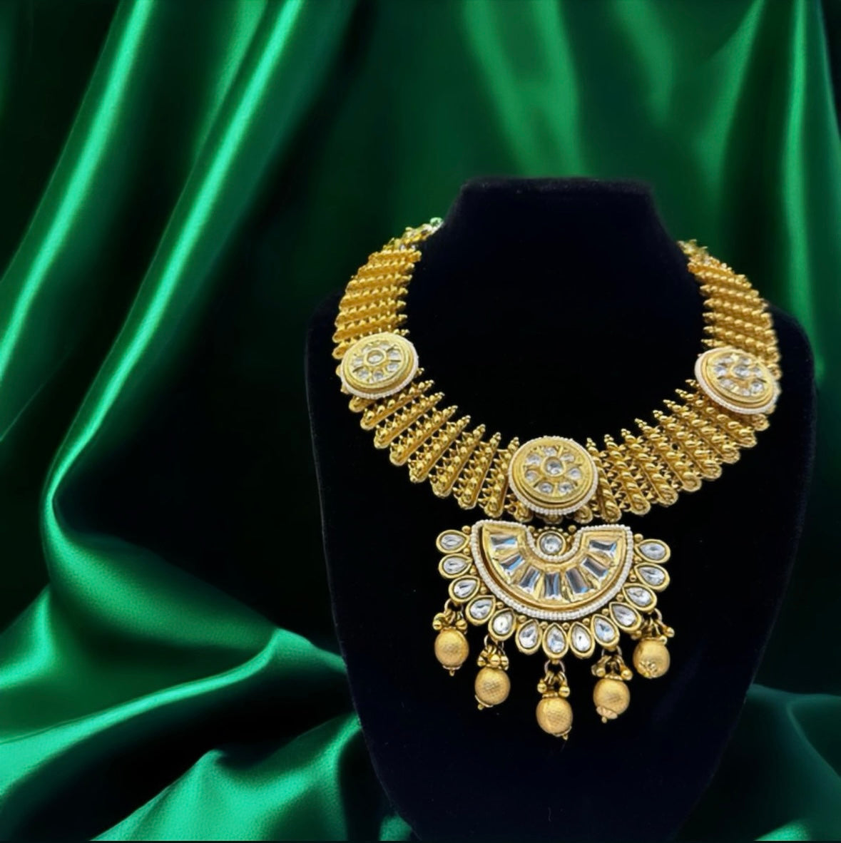 Timeless Gold polki kundan set - Classic Simplicity in Indian Jewelry, USA