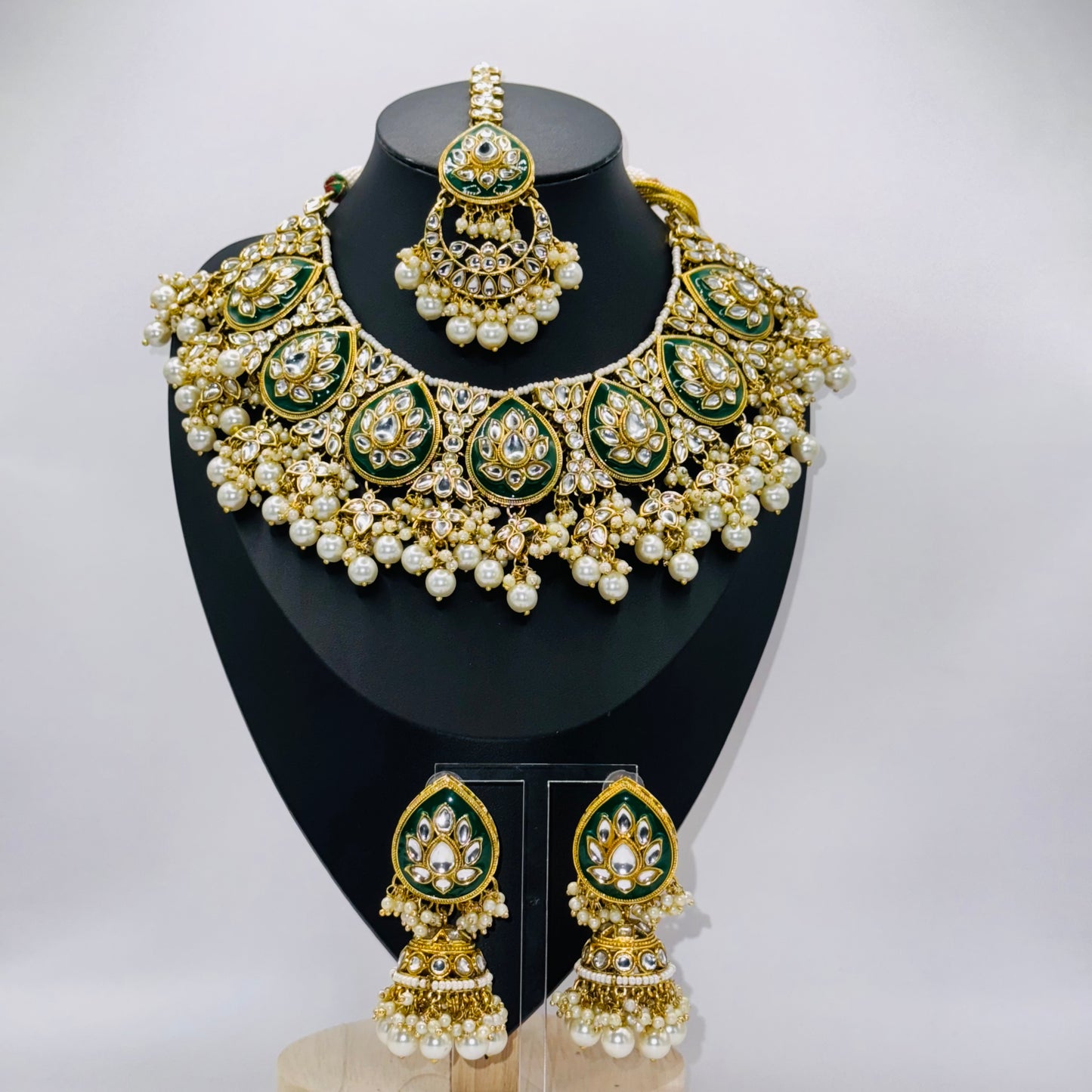 Tyaani Designer Bridal Set - Timeless Elegance for Brides in the USA