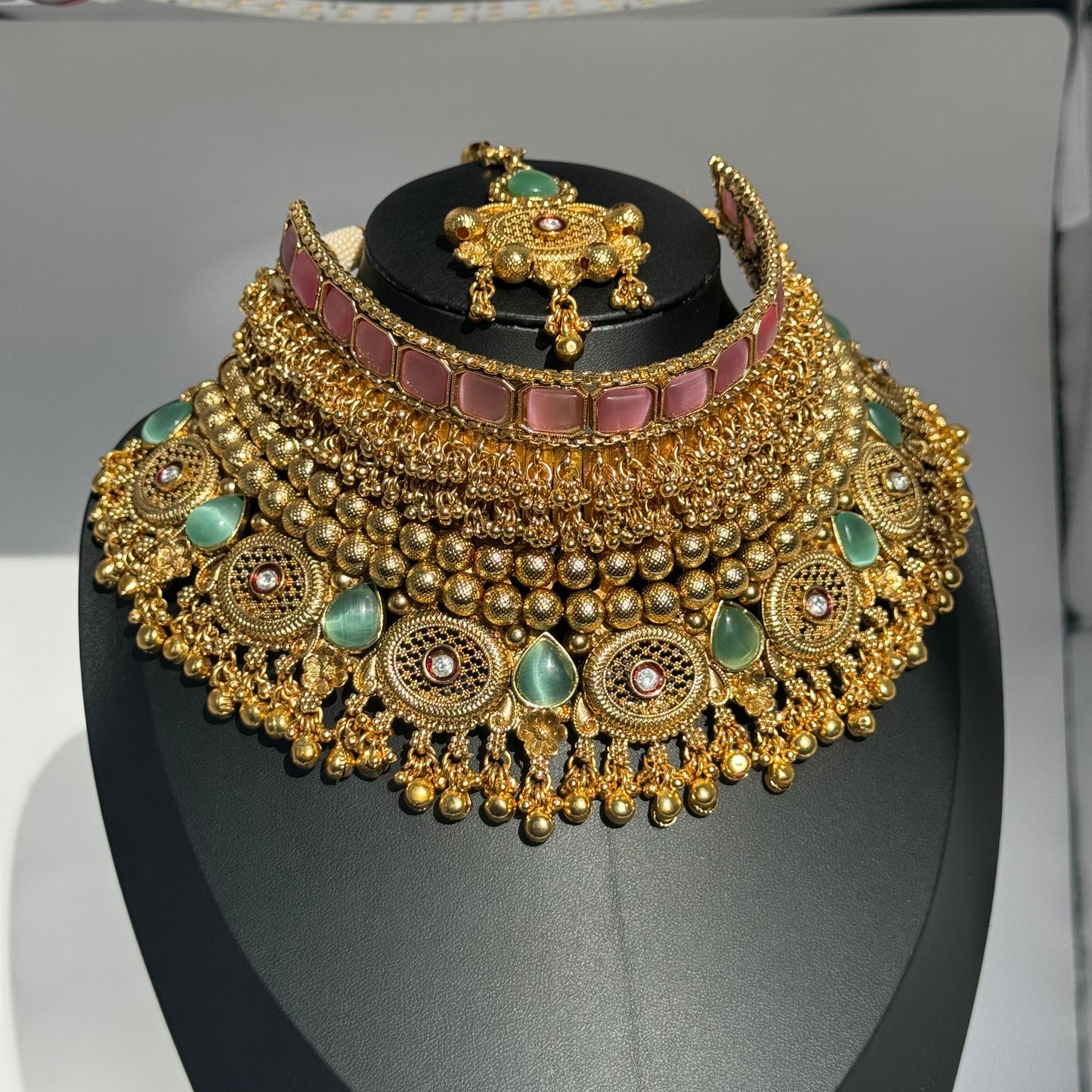 Exact Gold Look Heavy Choker pink/mint - Exquisite Indian Jewelry in USA