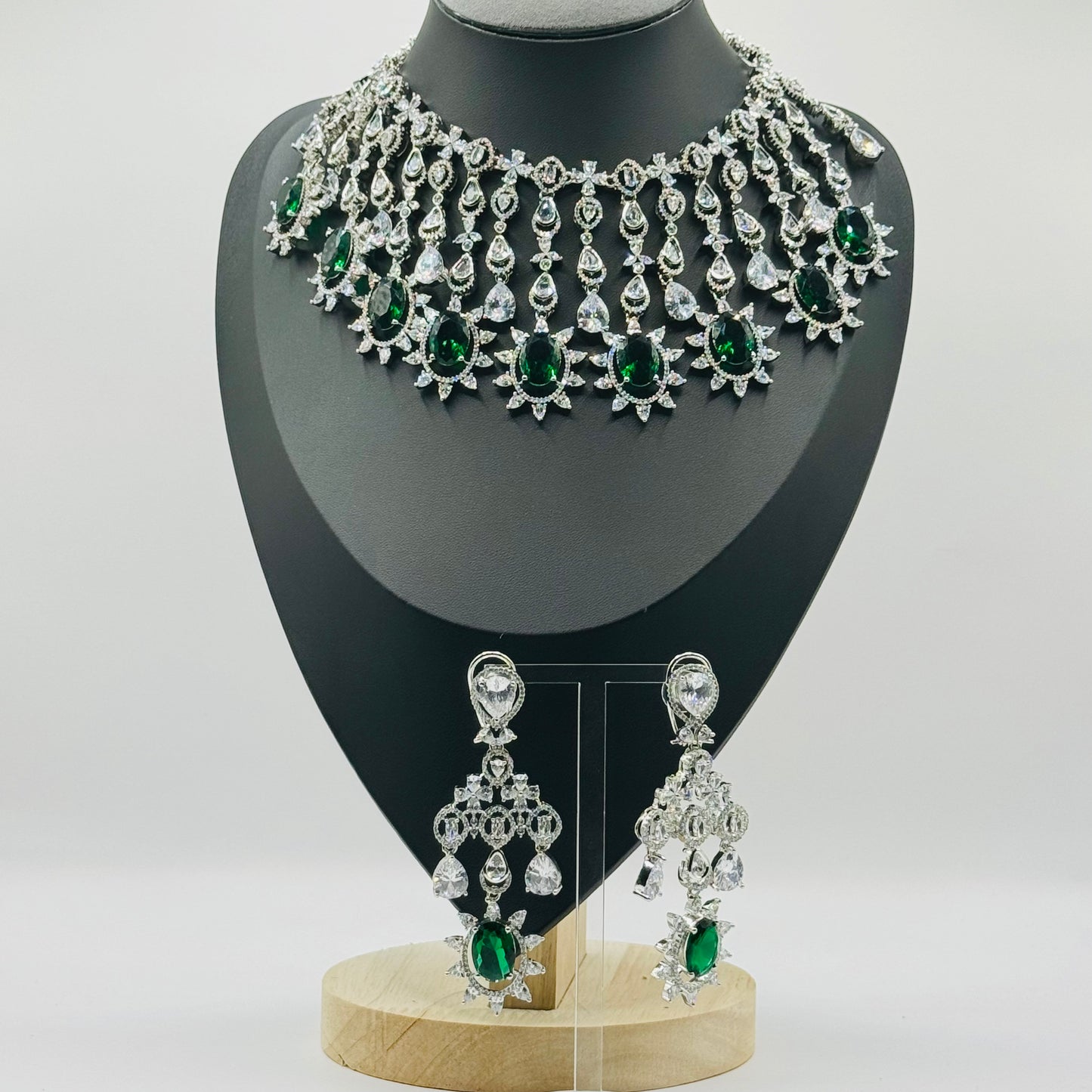 Green Bridal Diamond Set - Elegance and Splendor for Brides in the USA