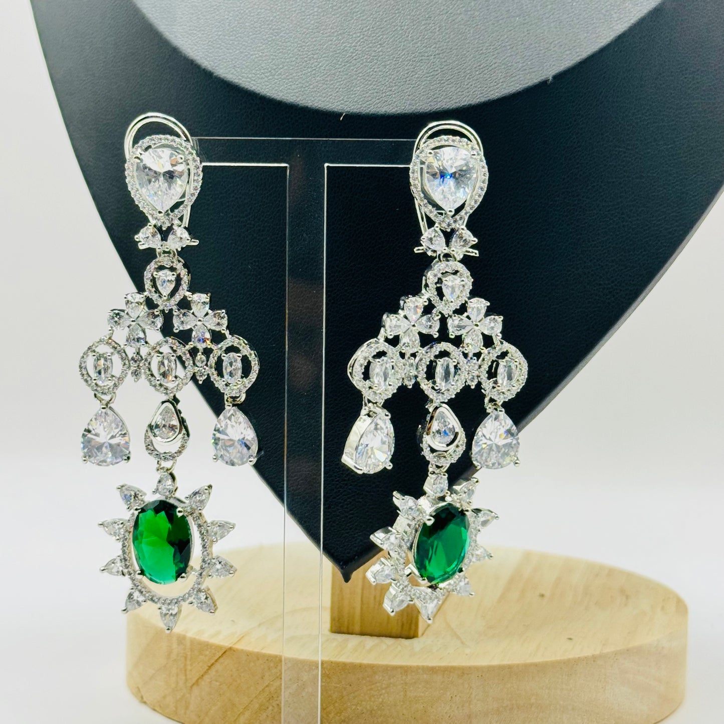 Green Bridal Diamond Set - Elegance and Splendor for Brides in the USA