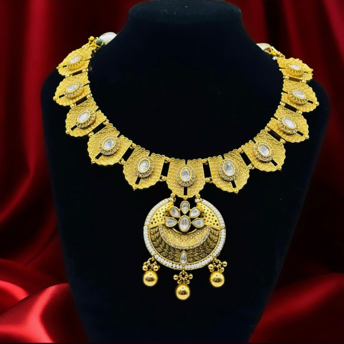 Evergreen Gold Set Tanishq design