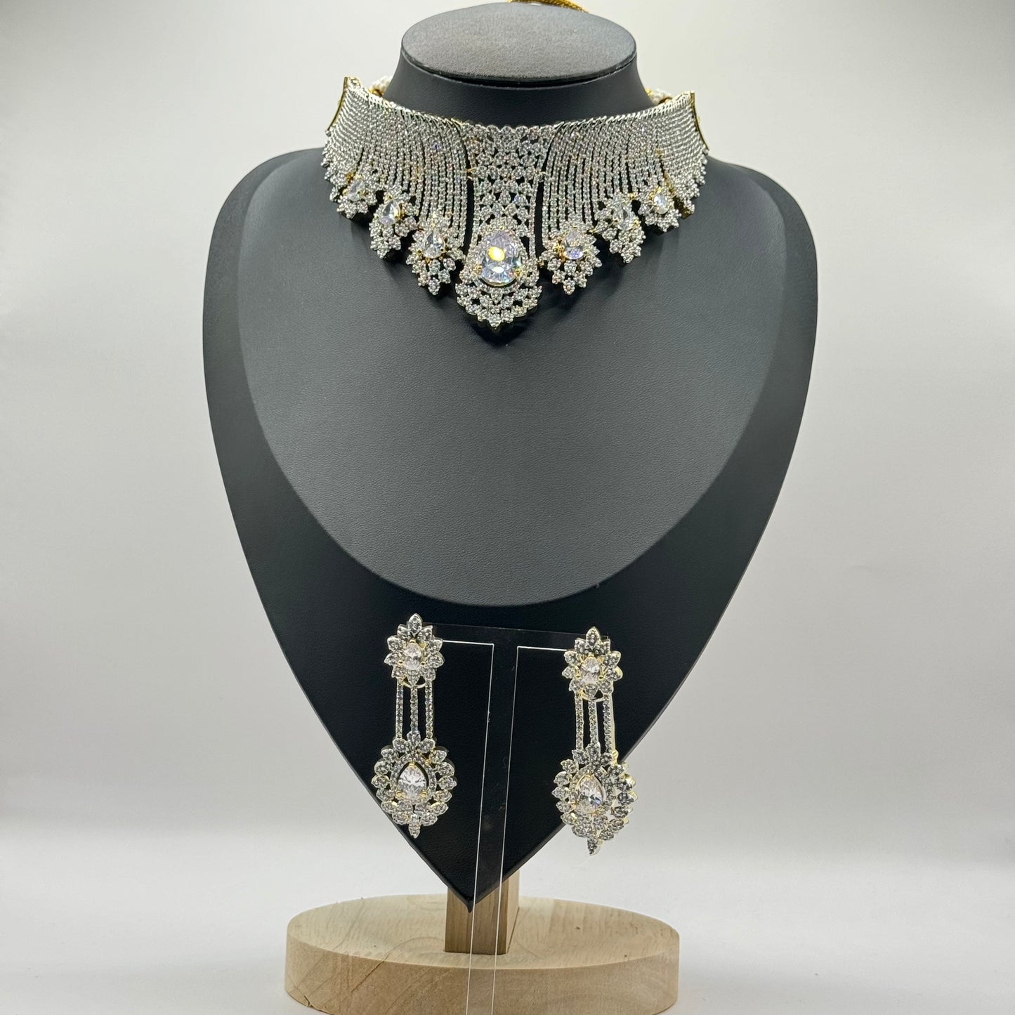 Diamond Solitaire Choker - Exquisite Elegance in Indian Jewelry, USA