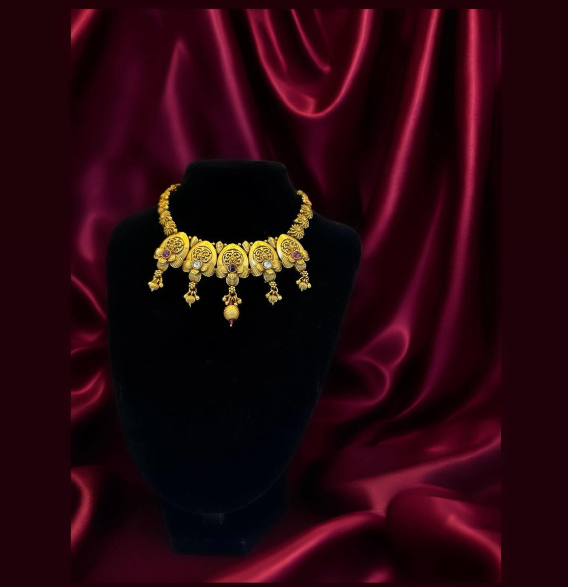 Elegant Gold Set - Timeless Beauty in Indian Jewelry, USA