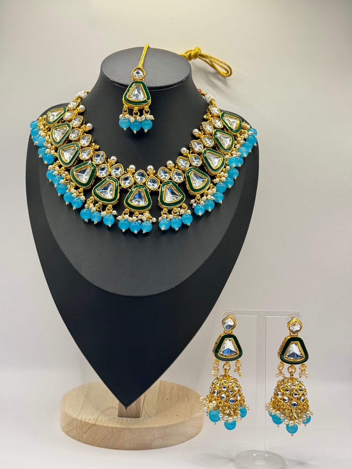 Firoza Kundan Set - Elegance Inspired by Tradition in Indian Jewelry, USA