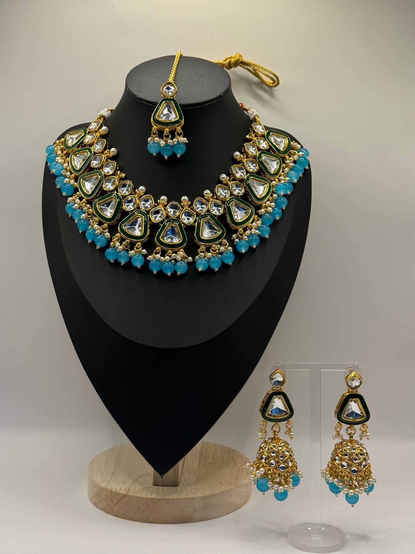 Firoza Kundan Set - Elegance Inspired by Tradition in Indian Jewelry, USA