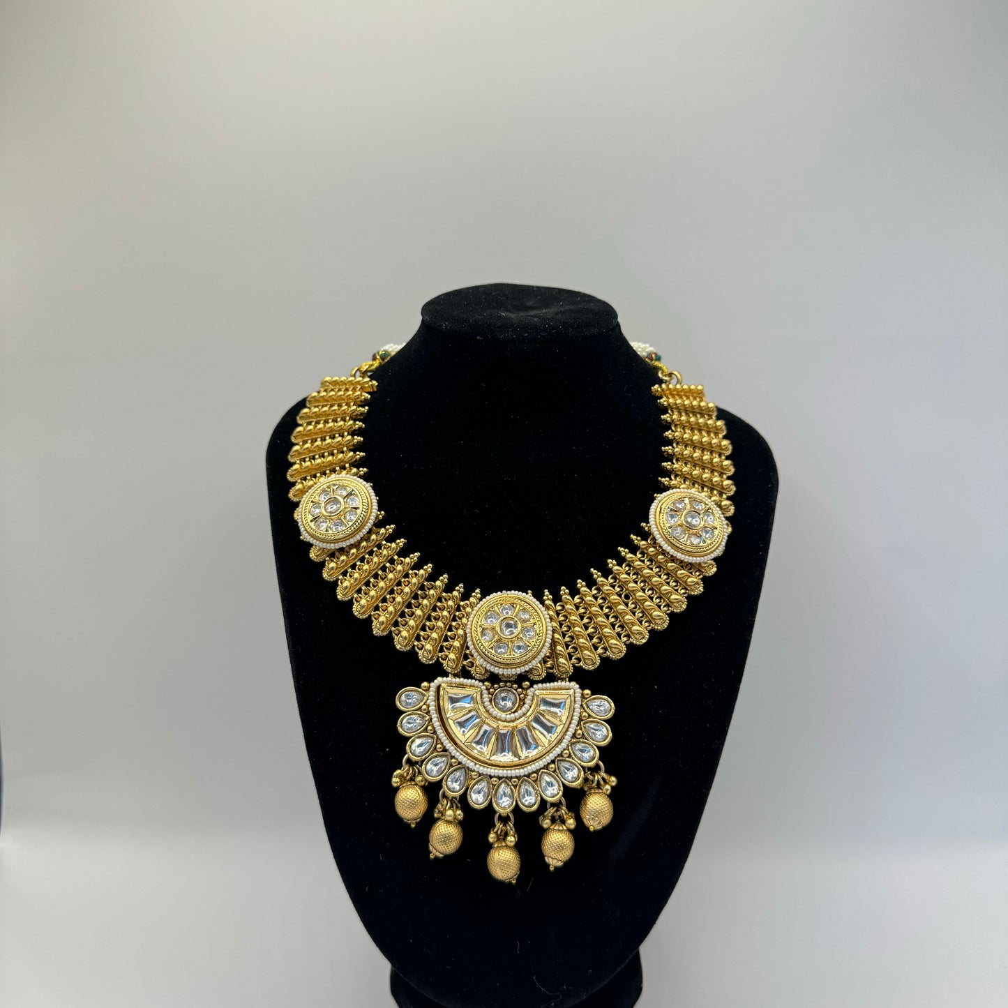 Timeless Gold polki kundan set - Classic Simplicity in Indian Jewelry, USA