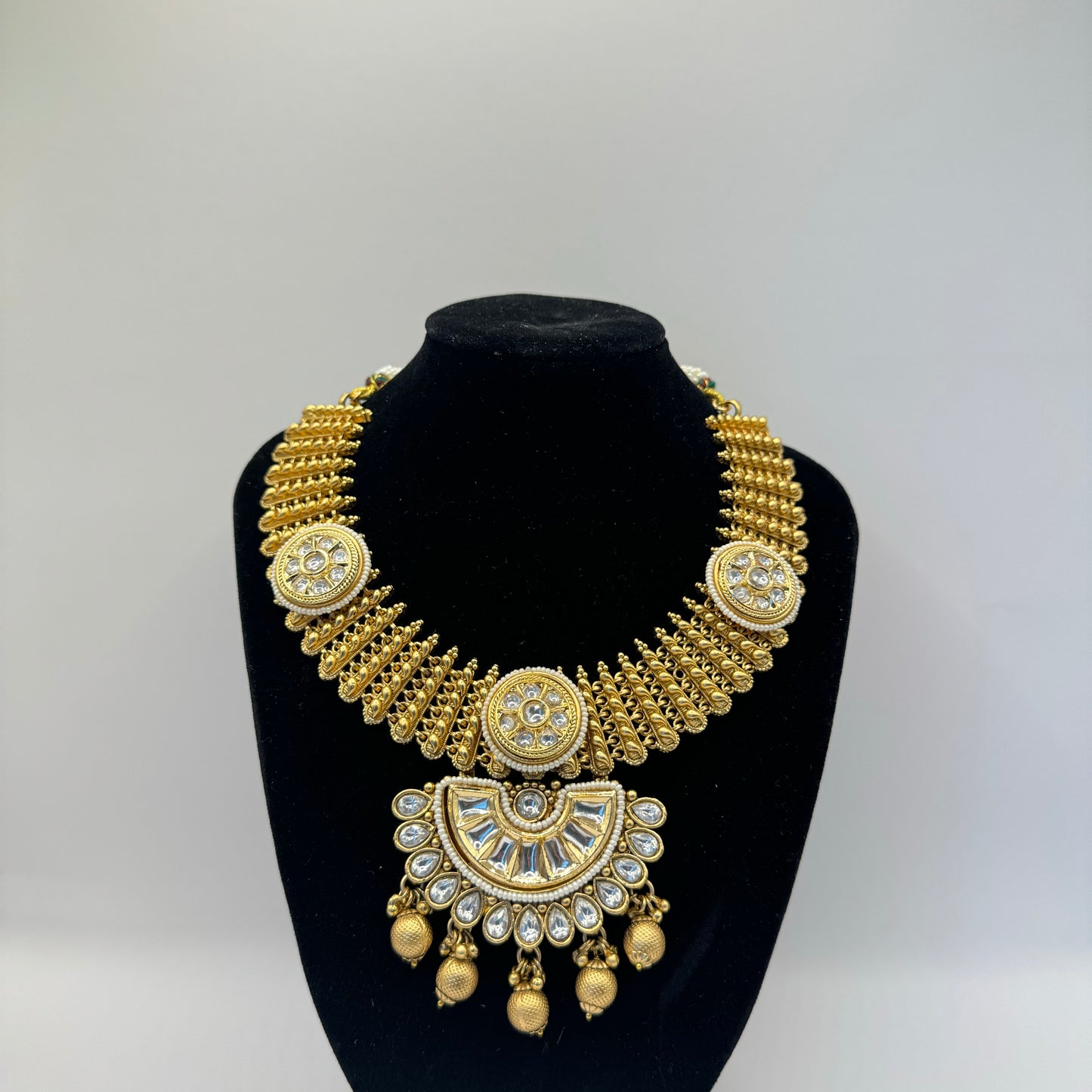 Timeless Gold polki kundan set - Classic Simplicity in Indian Jewelry, USA