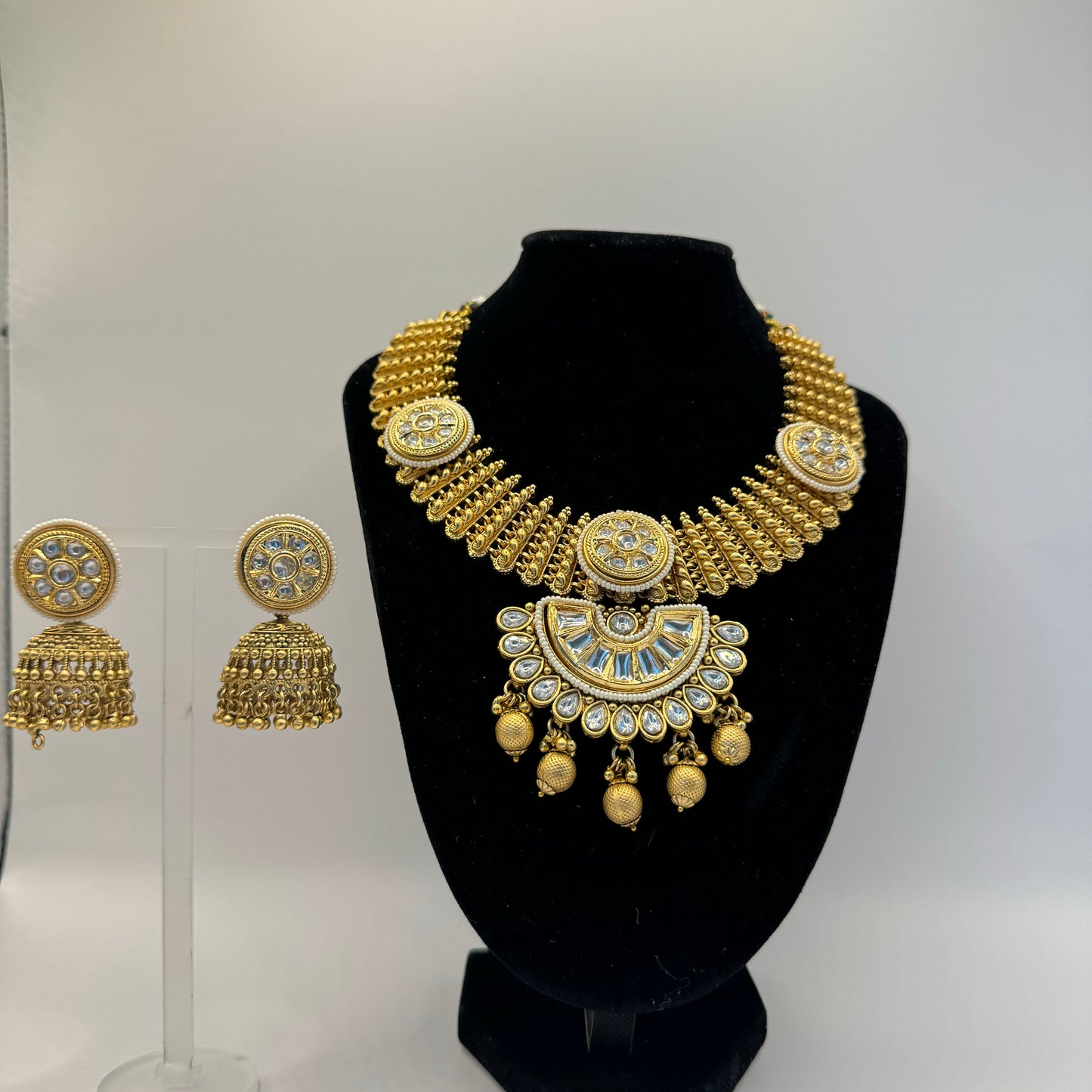 Timeless Gold polki kundan set - Classic Simplicity in Indian Jewelry, USA