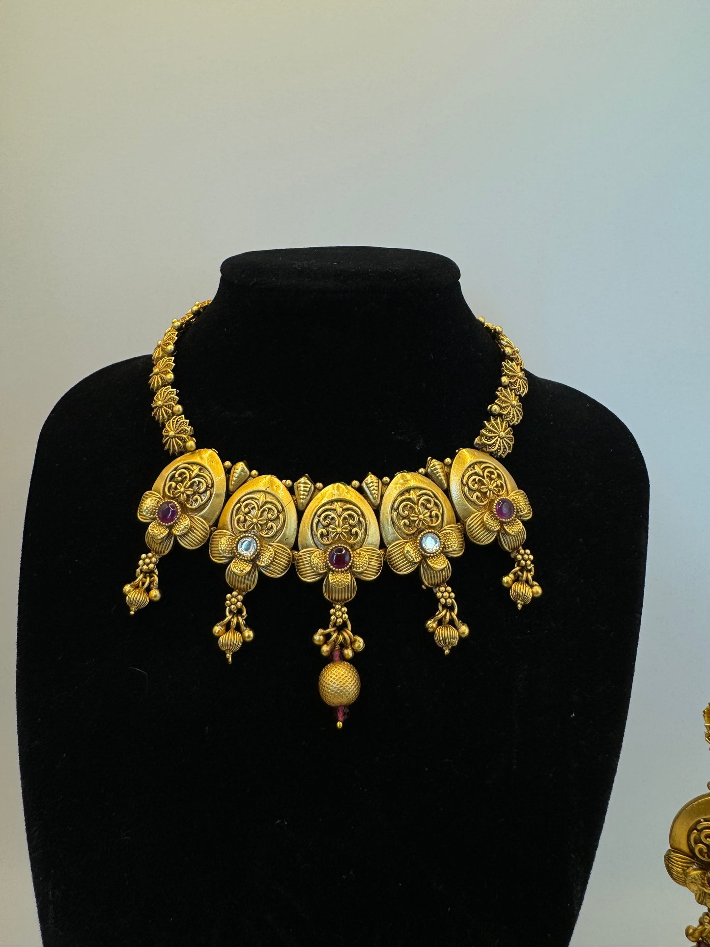 Elegant Gold Set - Timeless Beauty in Indian Jewelry, USA