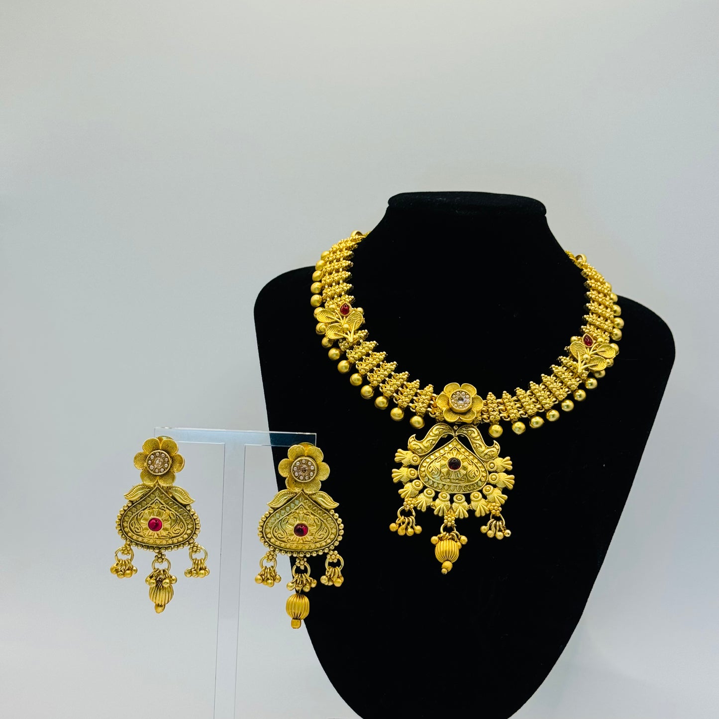 Traditional Gold Set - Timeless Elegance in Indian Jewelry, USA