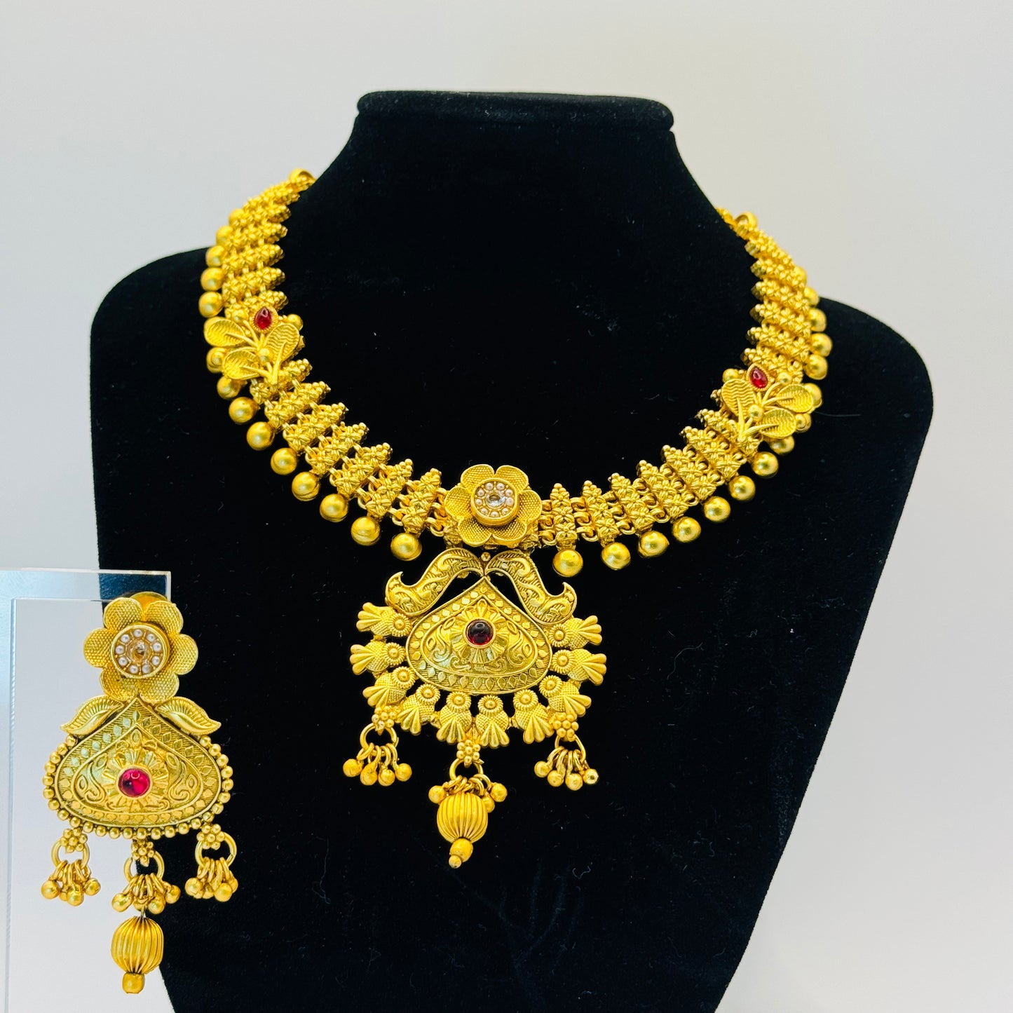 Traditional Gold Set - Timeless Elegance in Indian Jewelry, USA