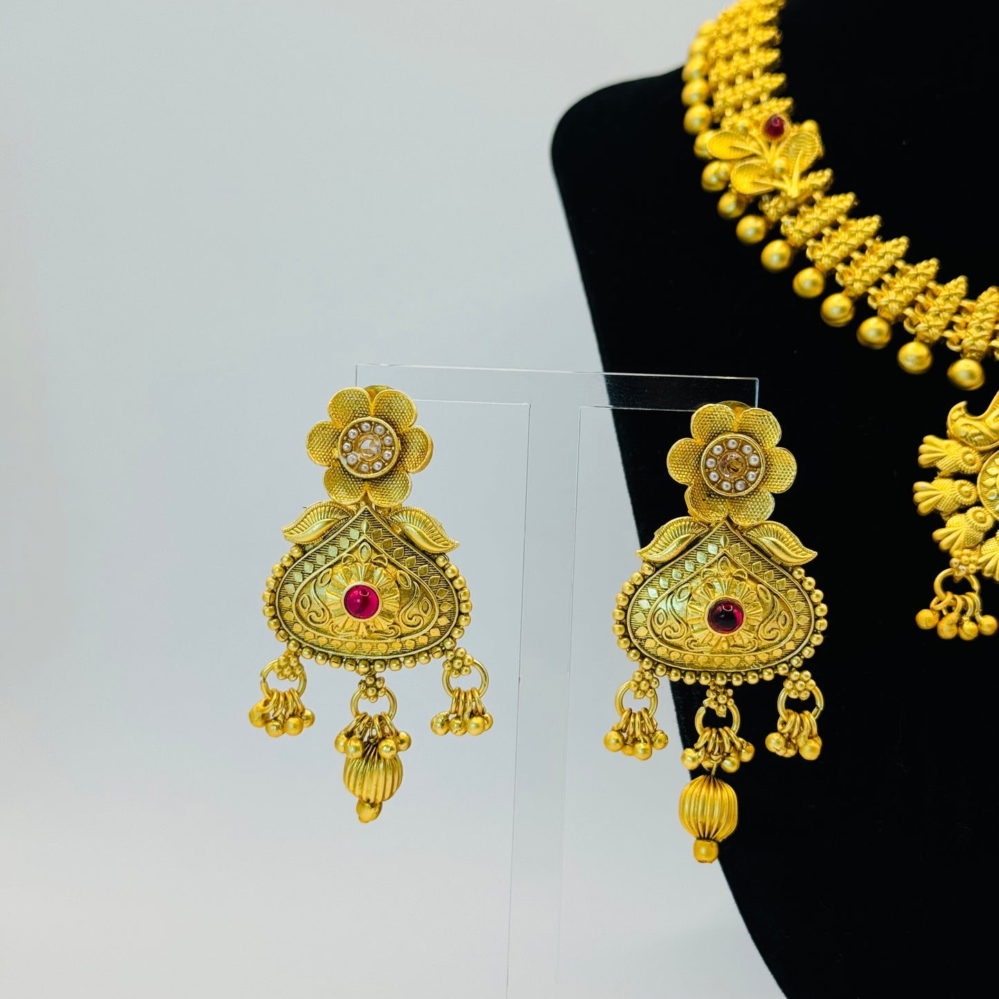 Traditional Gold Set - Timeless Elegance in Indian Jewelry, USA