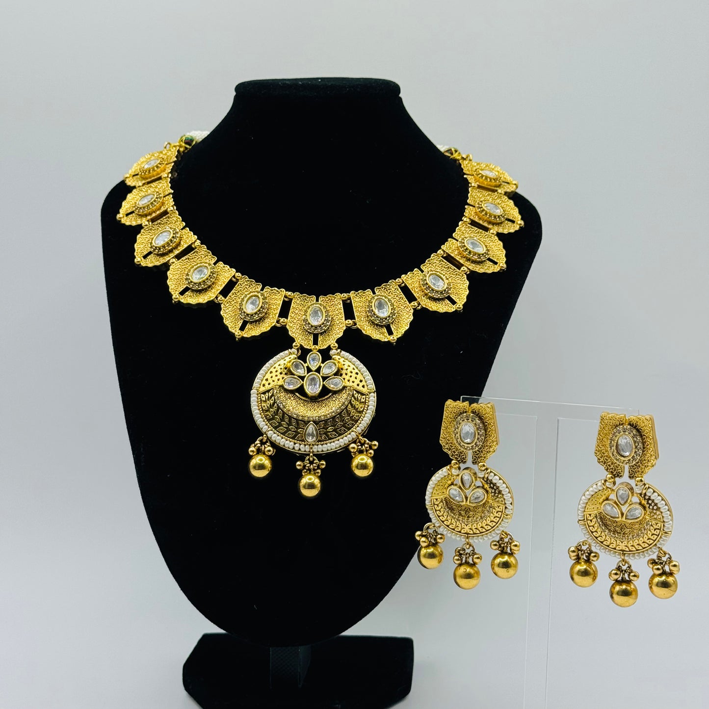 Evergreen Gold Set Tanishq design