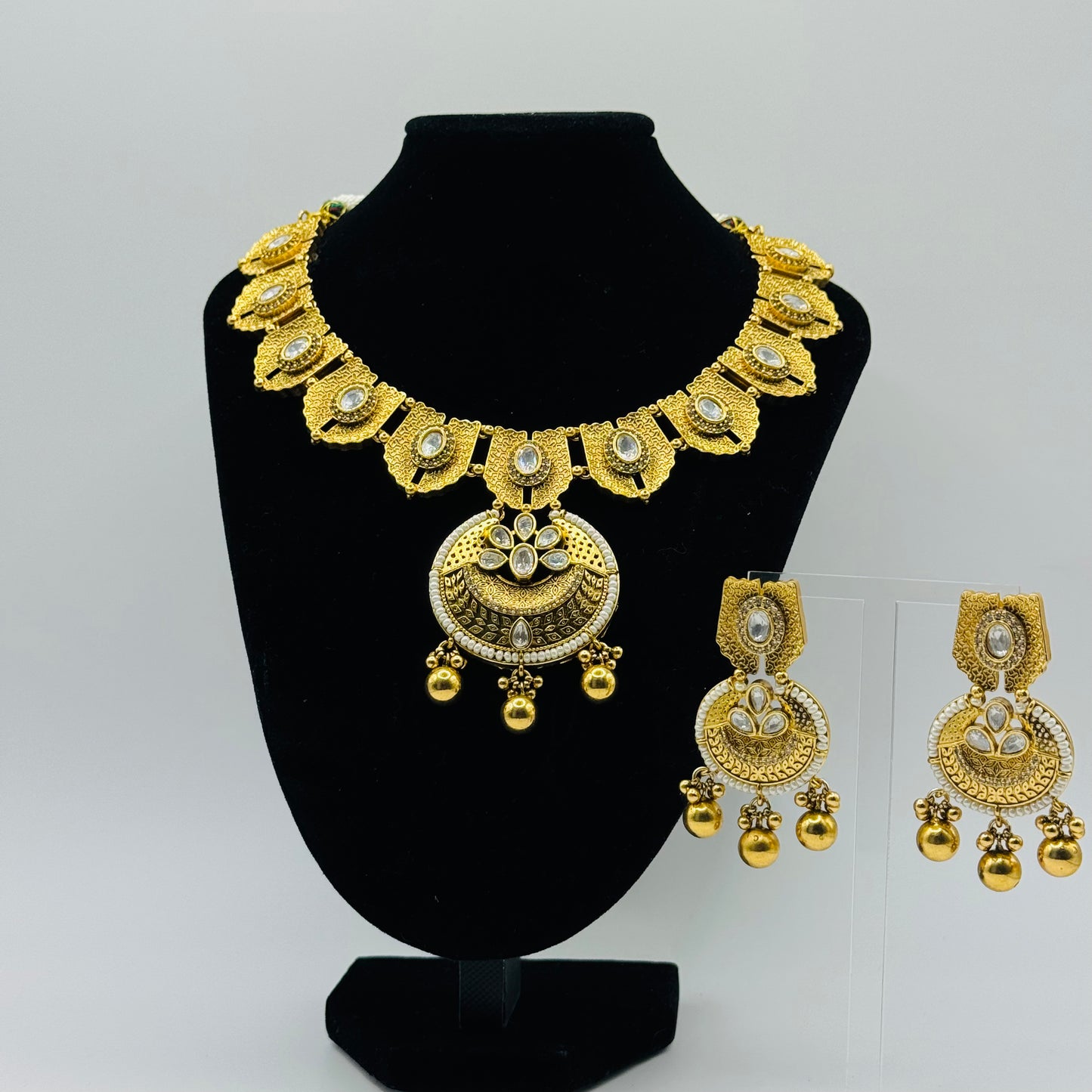 Evergreen Gold Set Tanishq design