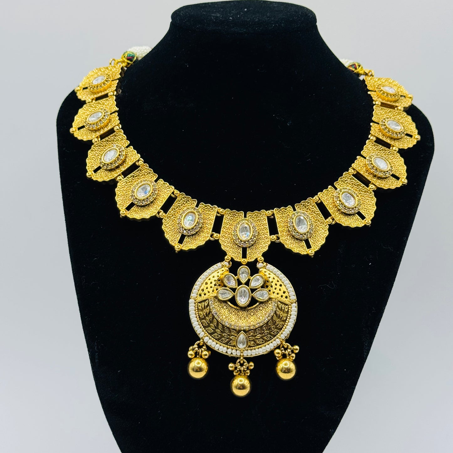 Evergreen Gold Set Tanishq design