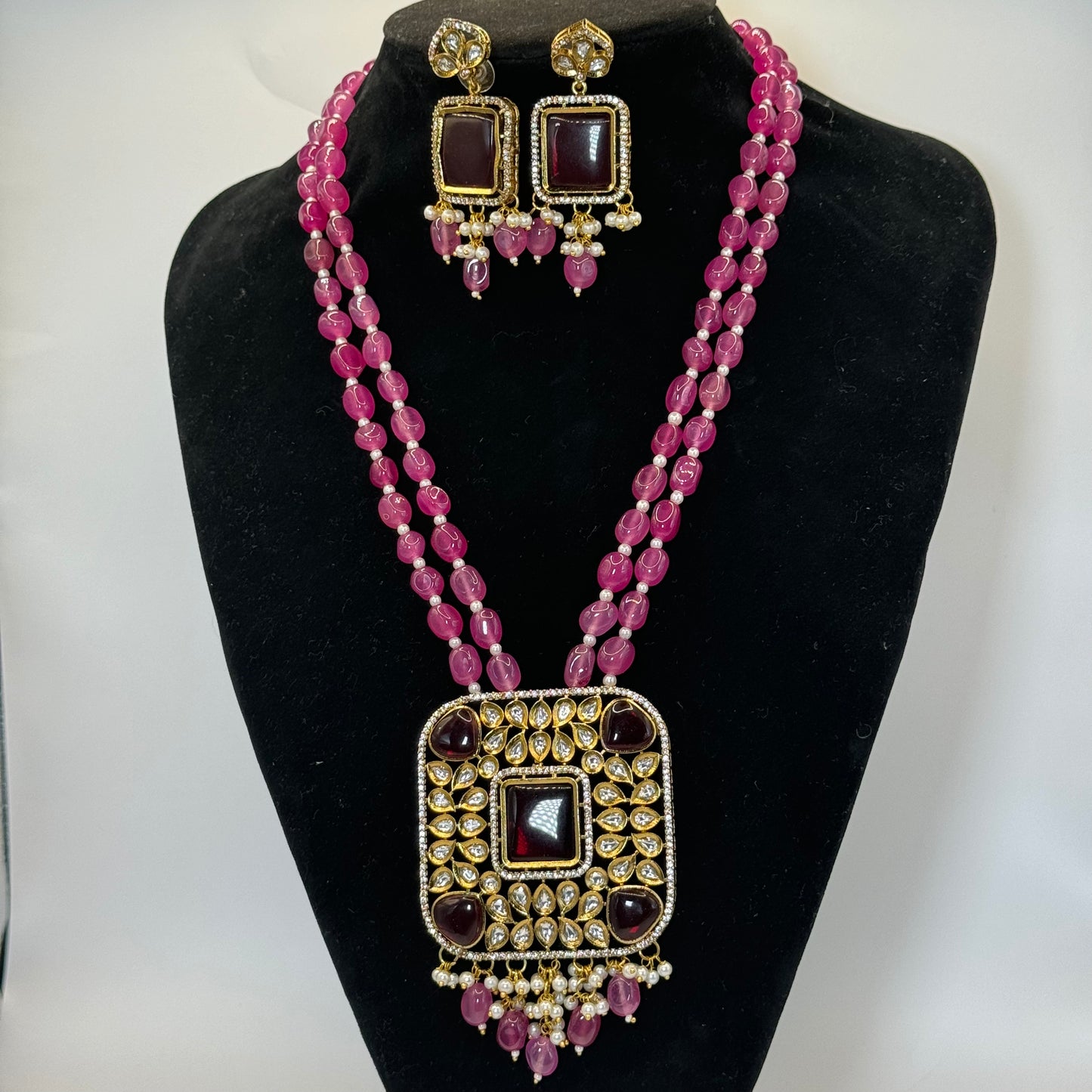 Maroon Kundan with Rose Quartz Beads Necklace"