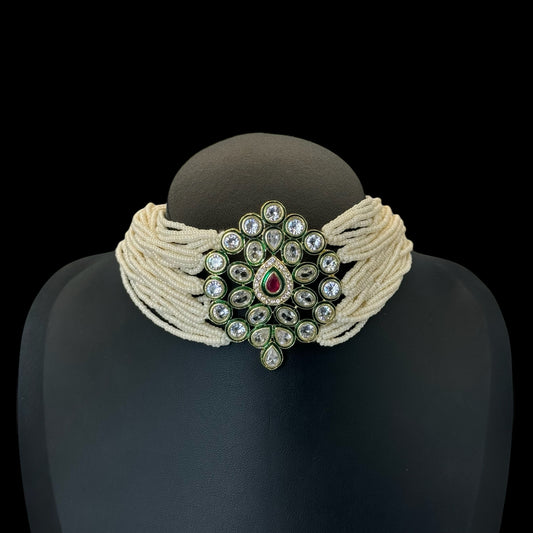 Gauhar White Kundan Flower Gold Plated Elegant Necklace"