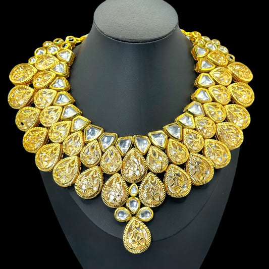 Razia Kundan Heavy Gold Jaali Set"