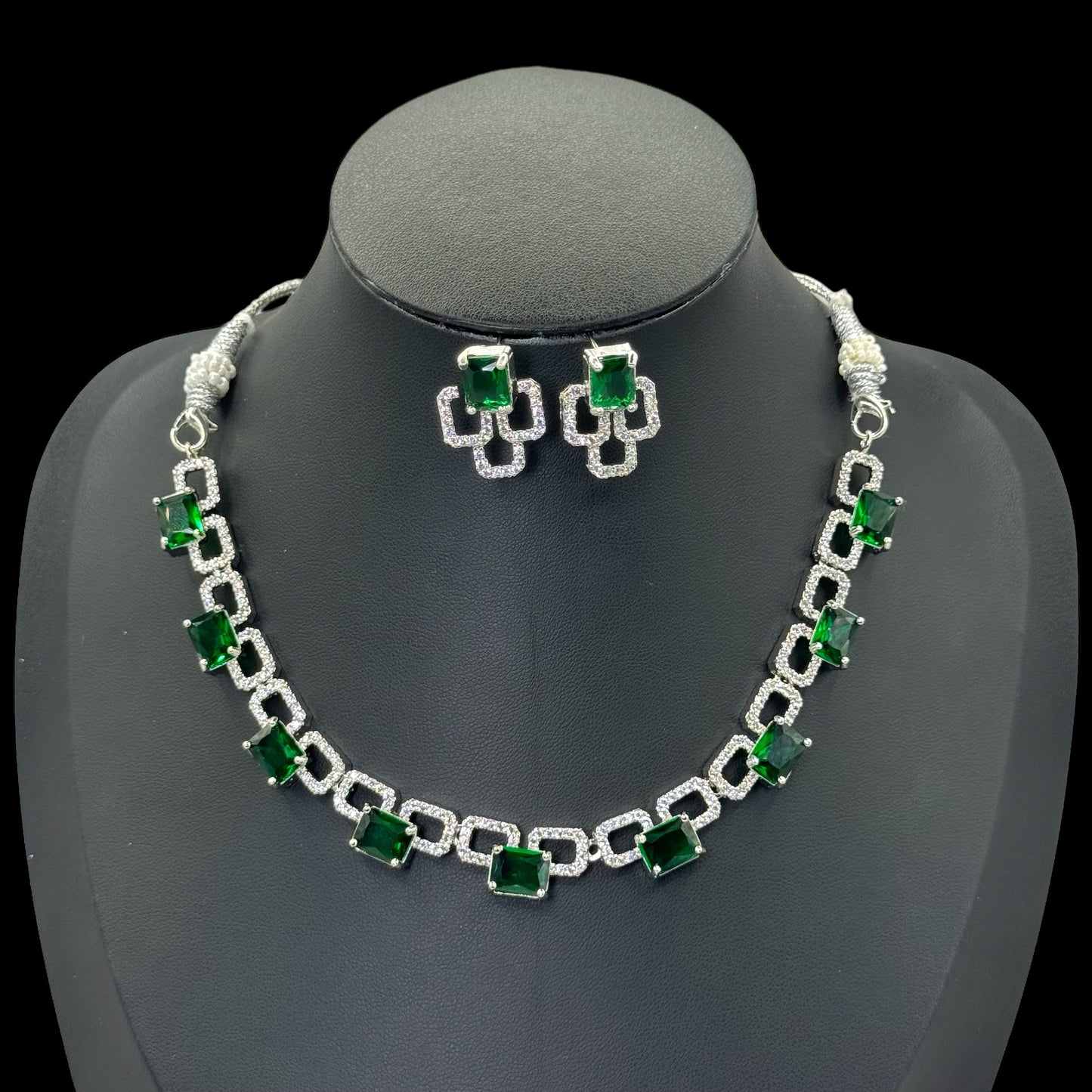 Elegant Diamond Emerald Necklace (Silver Plated)"